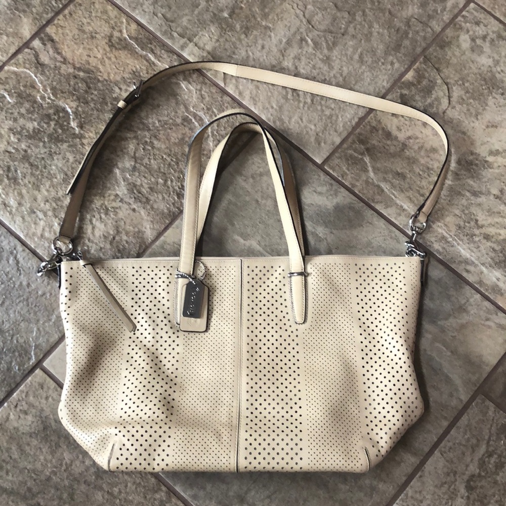 + COACH + Bleecker Perforated Leather Cooper - Picture 2 of 8